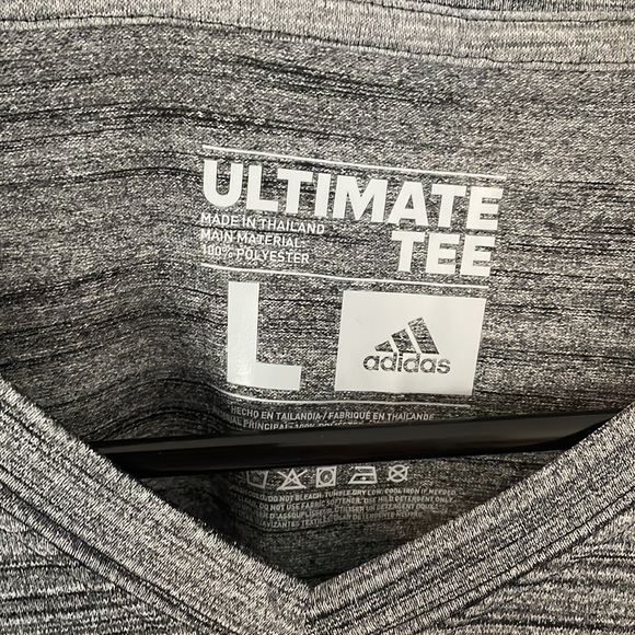 Adidas V-Neck Short Sleeve Grey Athletic T-Shirt - Size Large - Picture 3 of 4